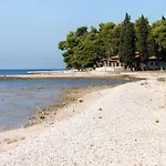 With A Parking Space - 7283 Fažana